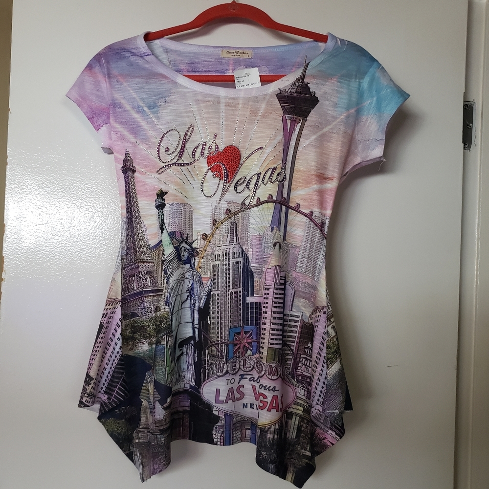 NWT- Sweet Gisele Printed, embellished, small "Heart Of Las Vegas Tunic"